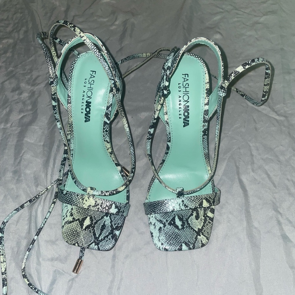 GREEN SNAKEPRINT TIE UP LACE UP HEELS
